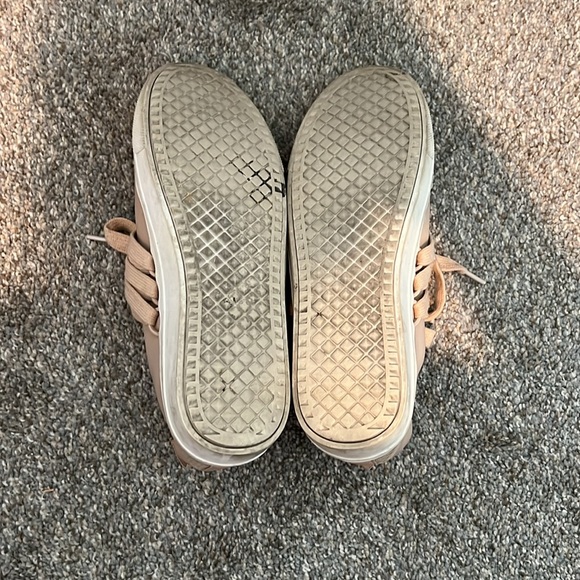 Steve Madden sneakers pink and white with laces. Used condition see pics - Picture 5 of 5